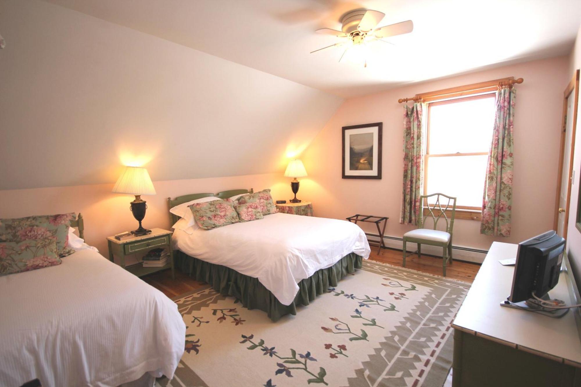 Highland Lake Inn Andover Bilik gambar
