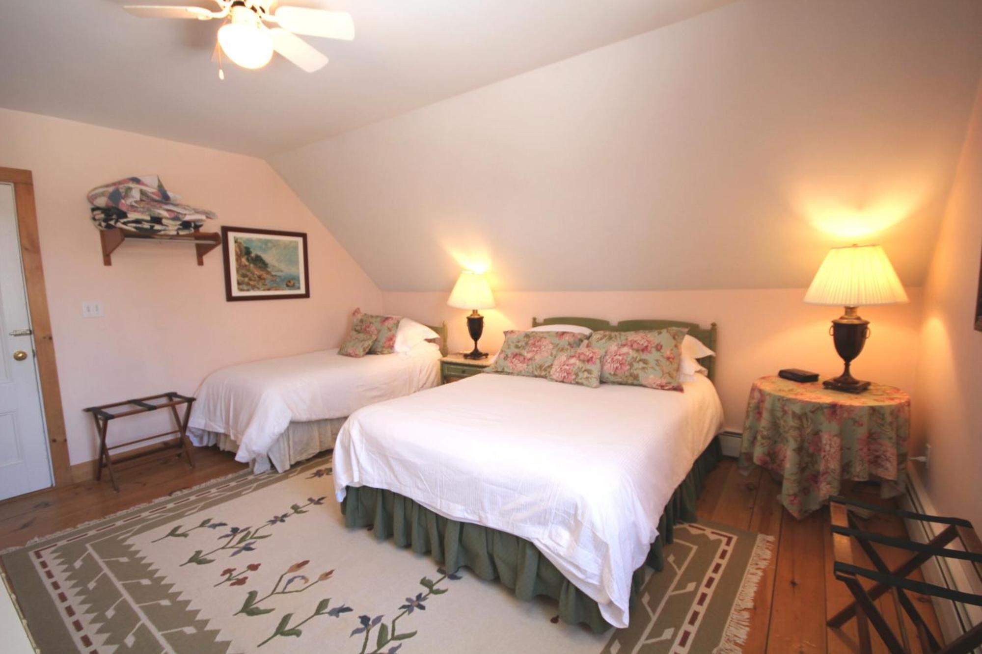 Highland Lake Inn Andover Bilik gambar