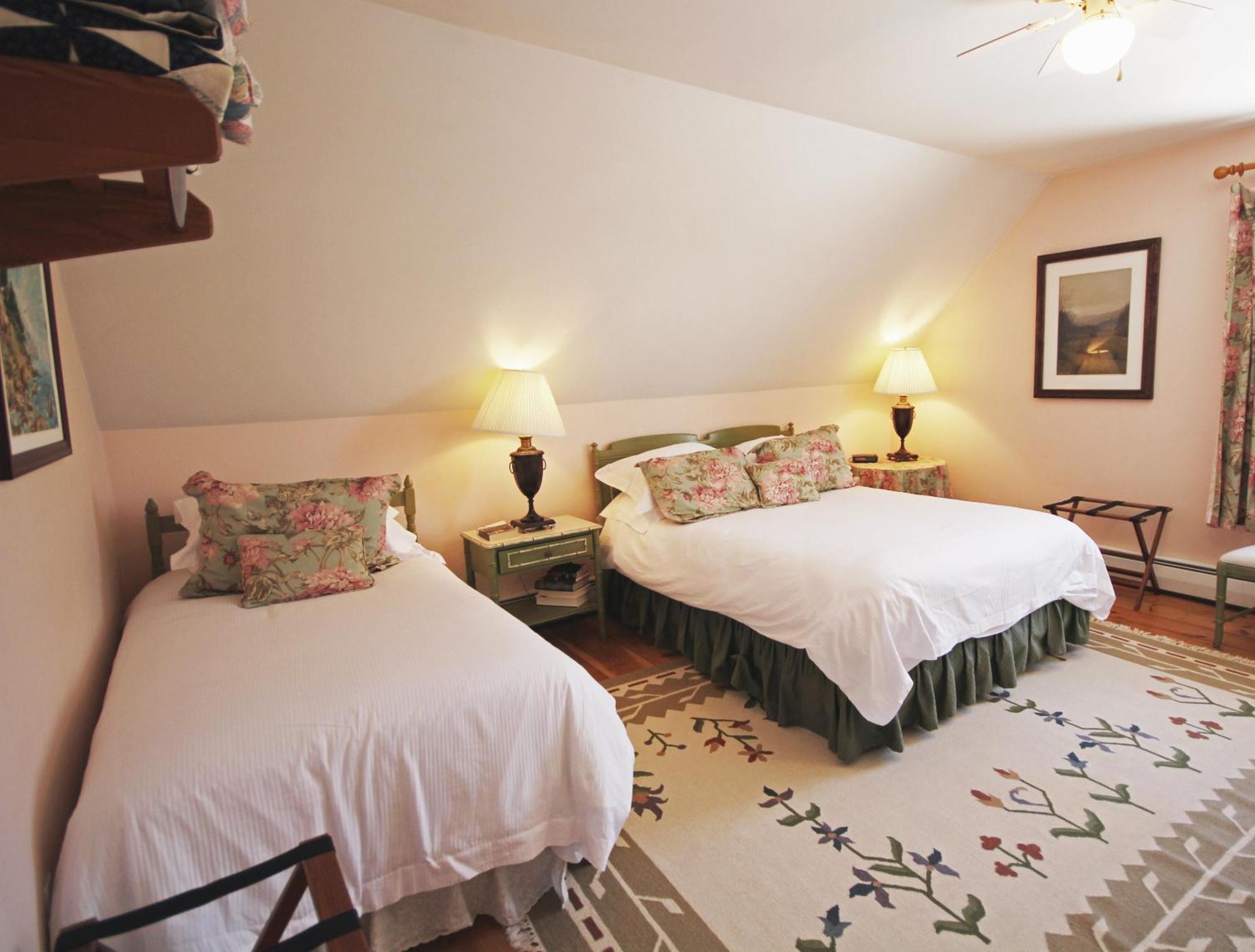Highland Lake Inn Andover Bilik gambar
